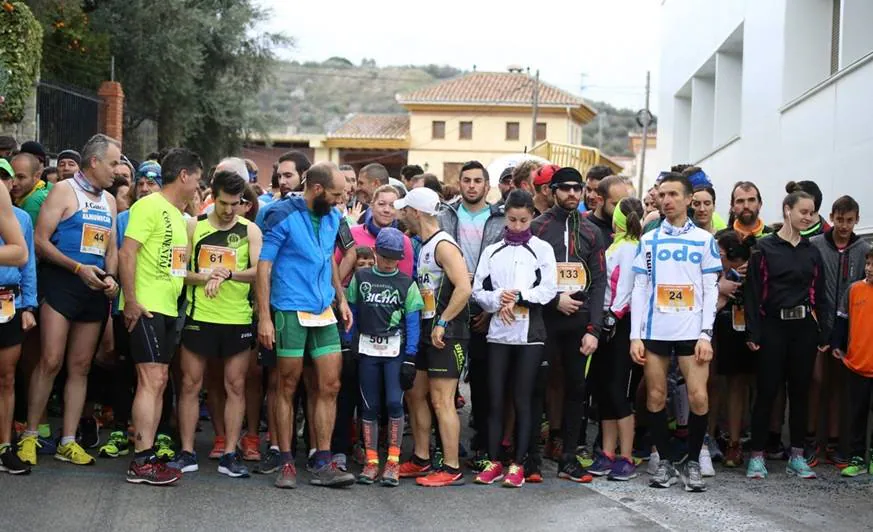 Ni la lluvia, ni el frío, han frenado una de las carreras más duras y atractivas en el Día de Andalucía