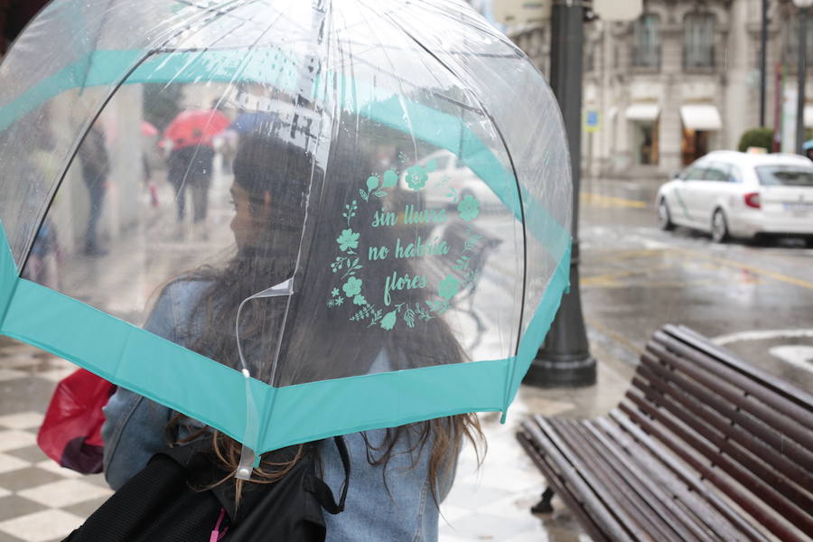 Jornada con abundancia de precipitaciones en la capìtal