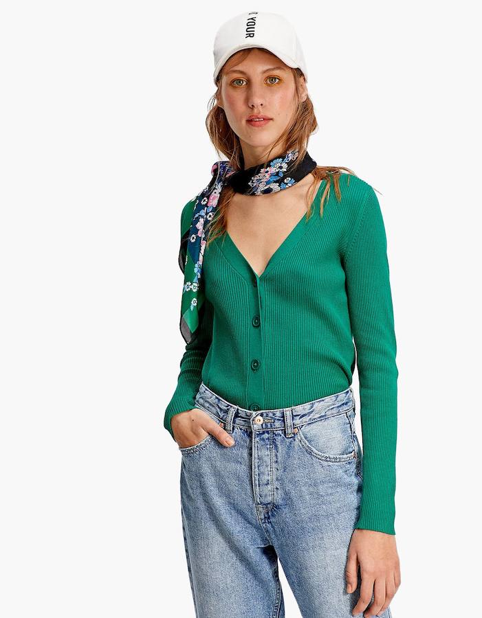Fotos: La prenda clásica que Stradivarius hace para esta primavera y que se vende por menos de 20 euros