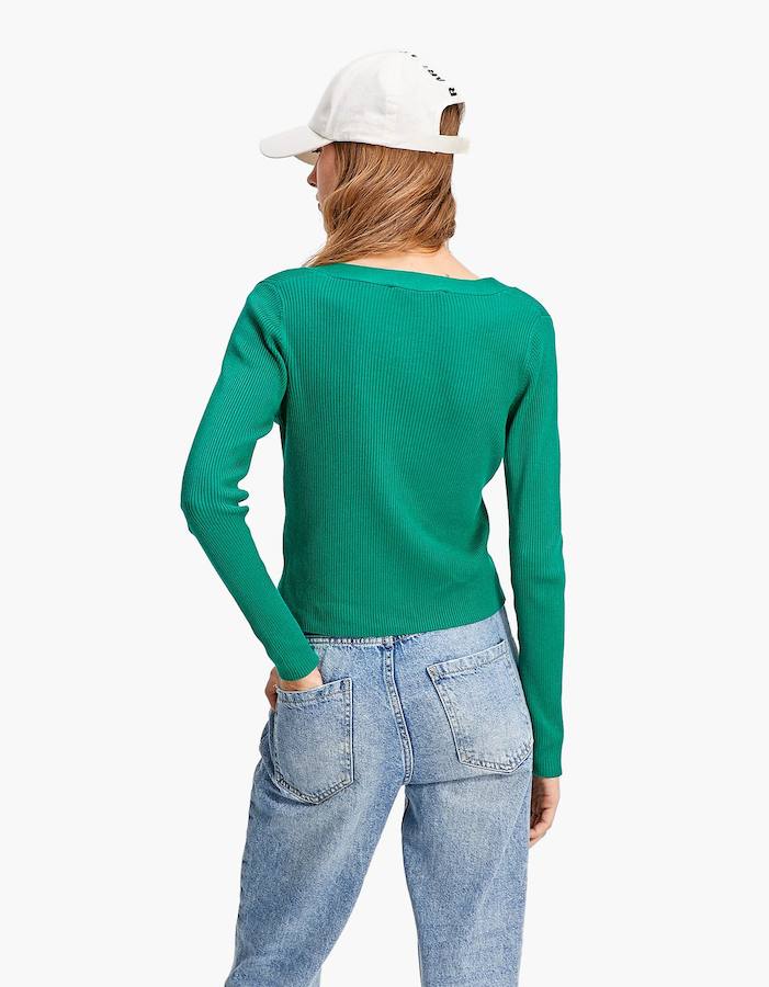 Fotos: La prenda clásica que Stradivarius hace para esta primavera y que se vende por menos de 20 euros