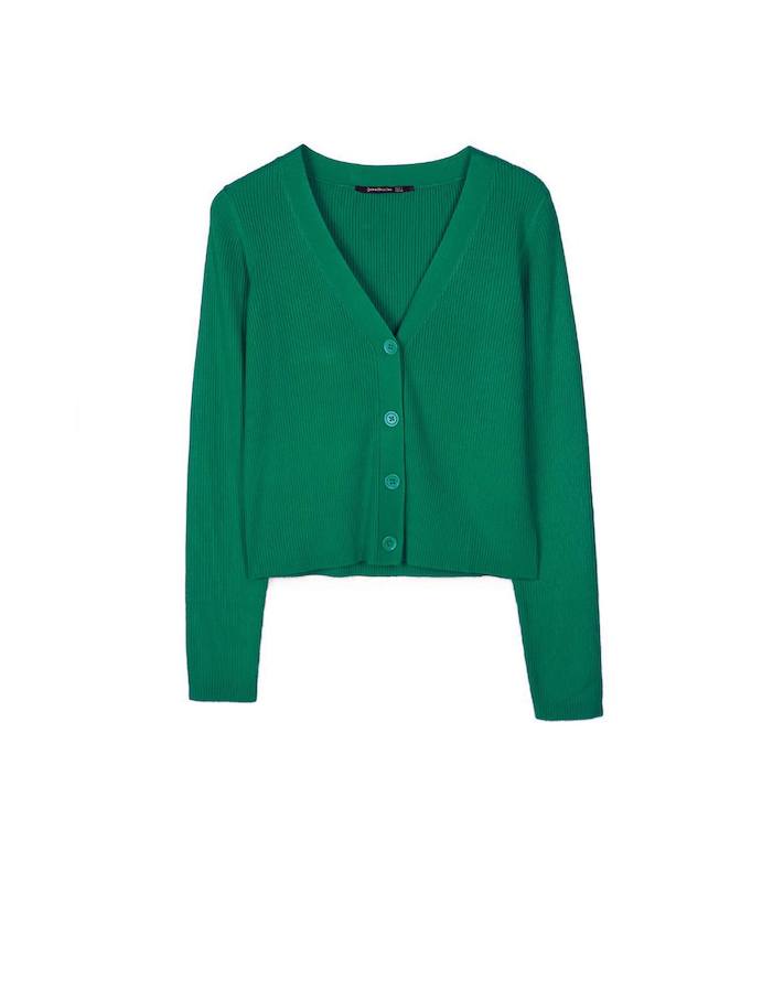 Fotos: La prenda clásica que Stradivarius hace para esta primavera y que se vende por menos de 20 euros