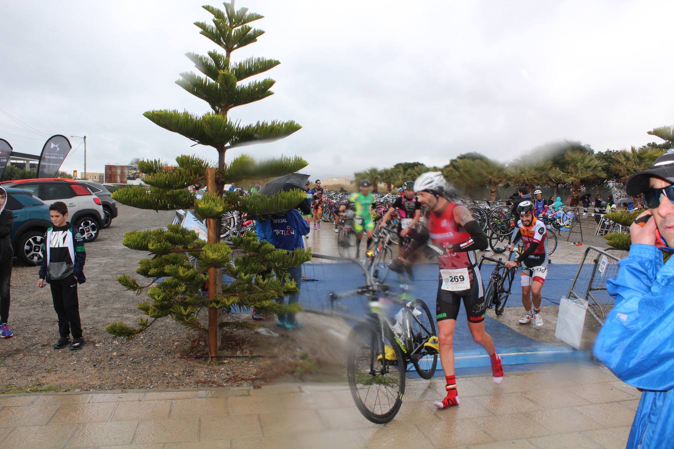 El VII 'Ciudad de Almería' se disputó con la lluvia y el frío como grandes protagonistas