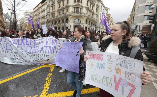 En directo, la huelga feminista en Granada, minuto a minuto