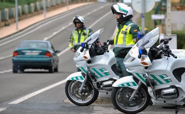 Un fallecido y un herido en una colisión entre dos camiones