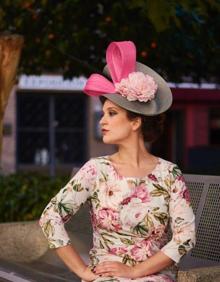 Imagen secundaria 2 - Desfile de tocados a beneficio de Pídeme la Luna