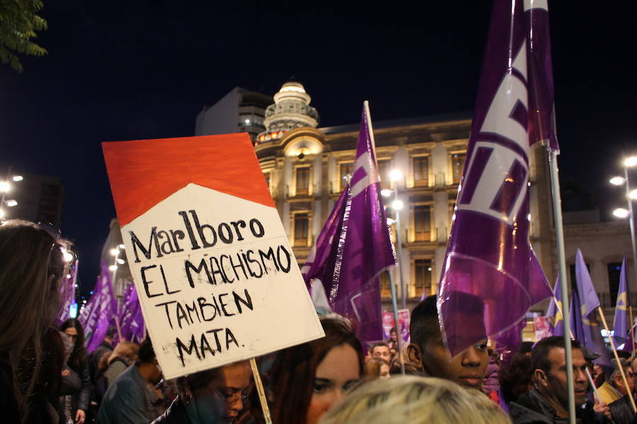 Así transcurrió la manifestación del 8 de Marzo en Almería