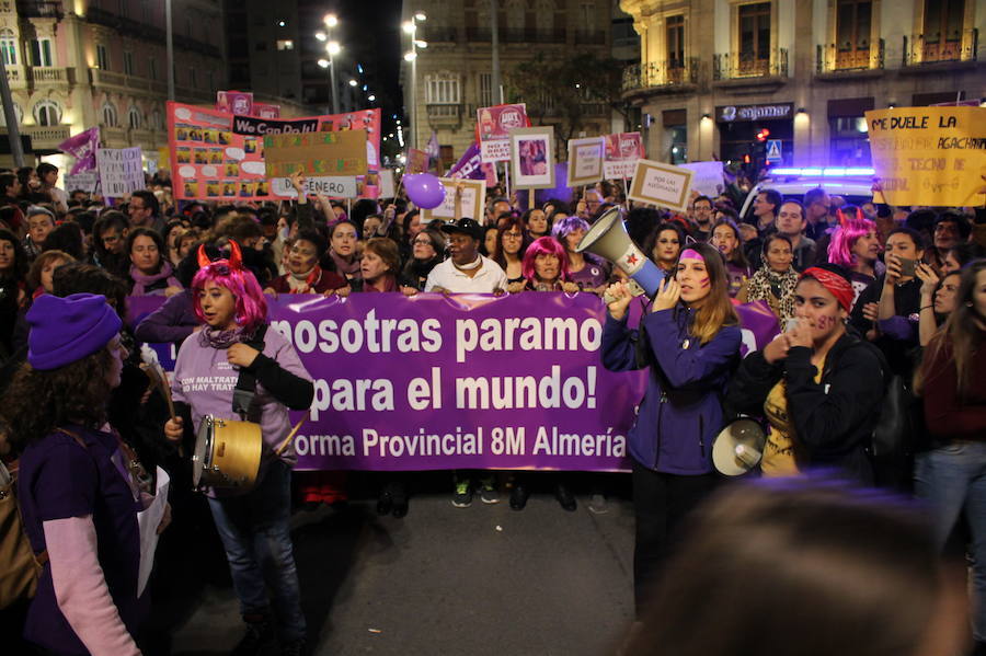 Así transcurrió la manifestación del 8 de Marzo en Almería