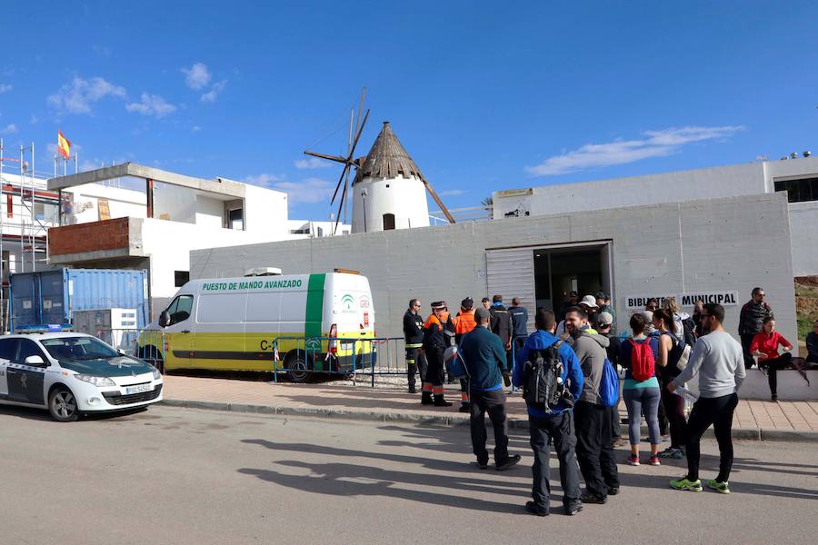 Una jornada más sobre las 7.30 horas el puesto de mando avanzado ha reanudado las labores de rastreo con la participación de 142 profesionales y especialistas de emergencias intensifican la búsqueda en el radio más cercano al punto donde fue visto por última vez el menor