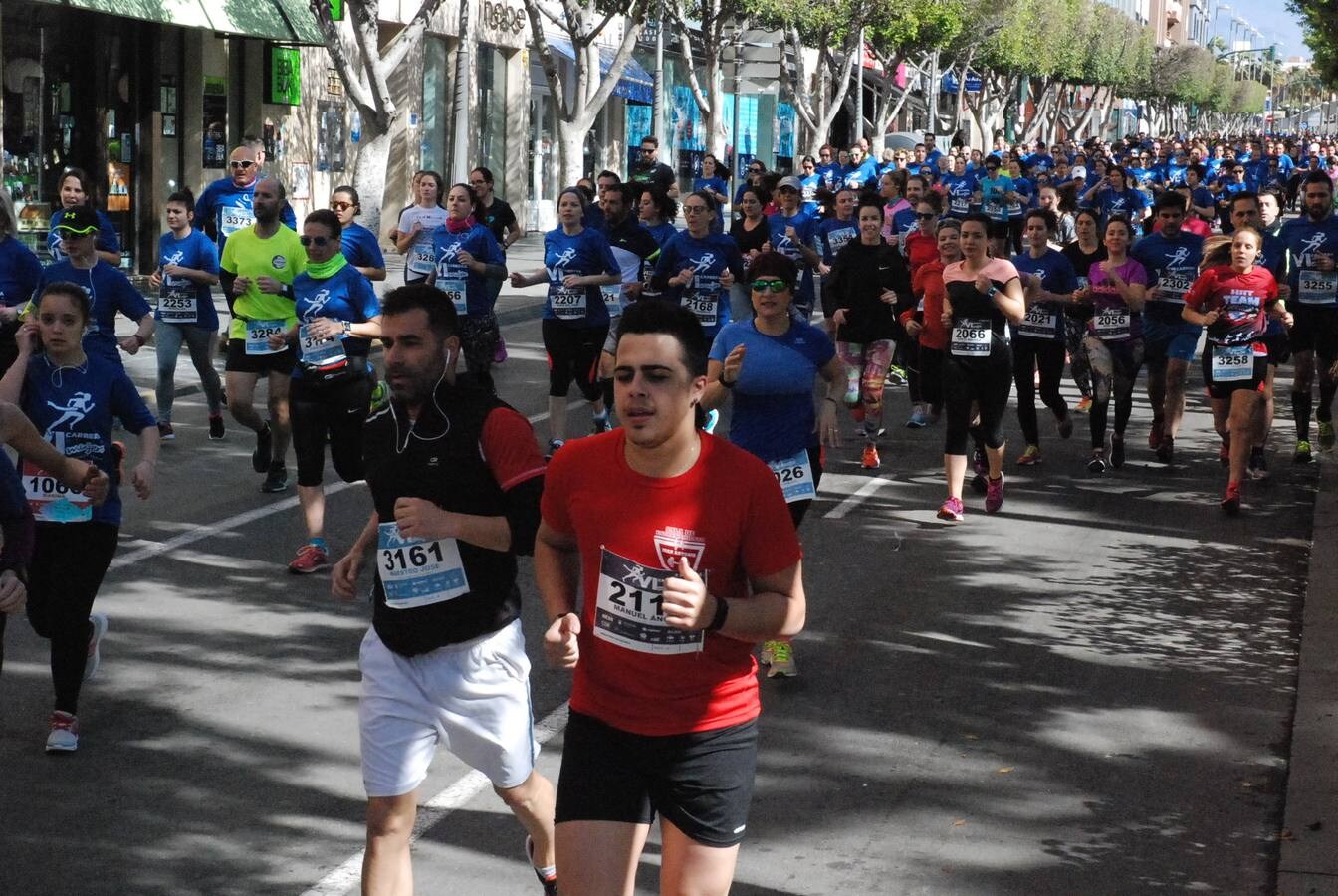 La VI Carrera de la Mujer congregó a más de 2.000 almerienses en las calles del centro