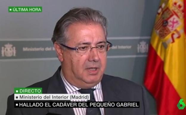 Zoido habla con la madre de Gabriel: "Le he trasladado el profundo dolor del Gobierno y de todos los españoles"