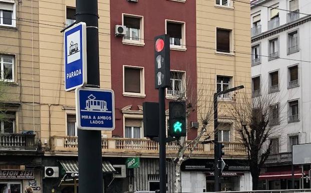 El curioso detalle de los semáforos de Granada en el que no has caído