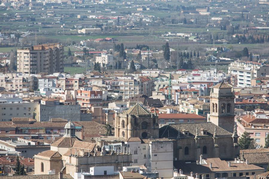 Las zonas altas de la capital son unos de los lugares preferidos de los turistas para descubrir en todo su explendor la belleza que entraña cada rincón del territorio nazarí