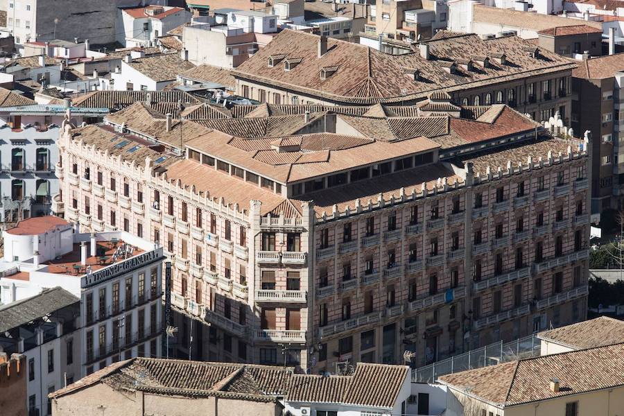 Las zonas altas de la capital son unos de los lugares preferidos de los turistas para descubrir en todo su explendor la belleza que entraña cada rincón del territorio nazarí