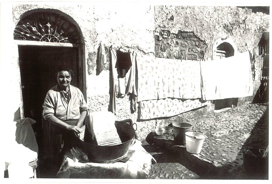 Casa cueva del barrio de San Ildefonso en 1986