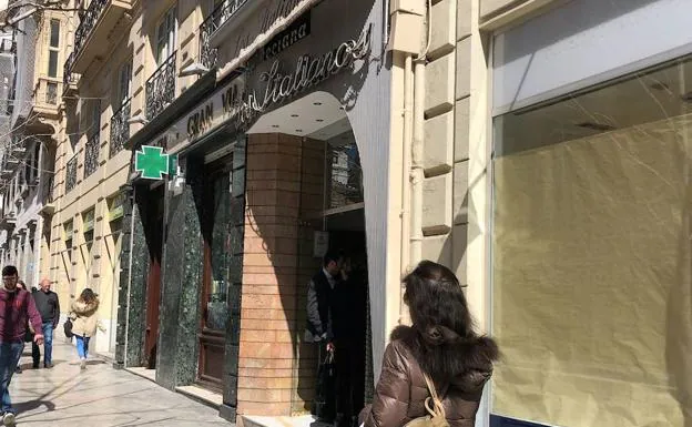 El contundente aviso de la Policía Local de Granada si vas a comprar a 'Los Italianos': "Te puedes quedar helado"