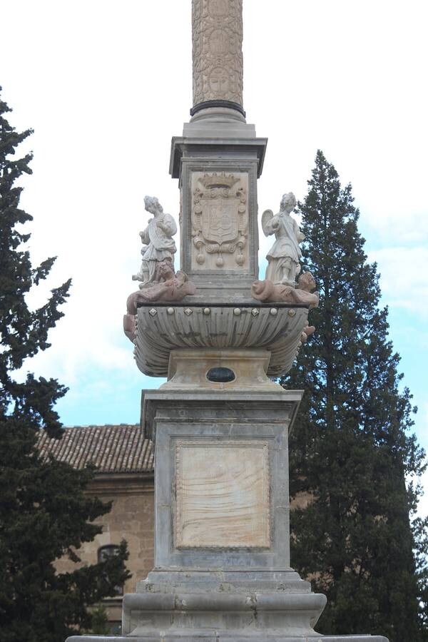 Desde el pasado mes de diciembre la estatua se encontraba tapada con motivo de las actuaciones que se estaban realizando para su mejora