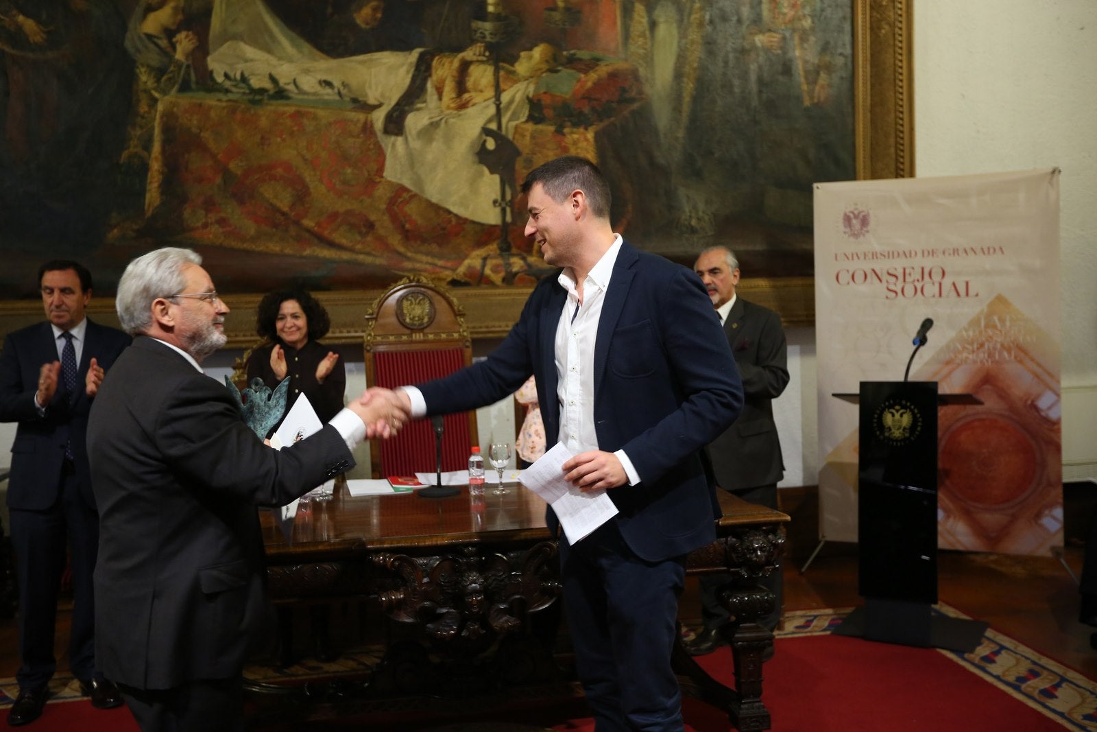 Como decía la rectora Pilar Aranda, las palabras que más se escucharon en el acto fueron las de amor, pasión, reconocimiento y orgullo. Las que habían surgido de las personas que intervinieron para agradecer los premios recibidos en la nueva convocatoria del Consejo Social de la Universidad de Granada