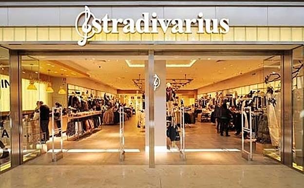 De 890 a 20 euros: la prenda clonada de Stradivarius que arrasa