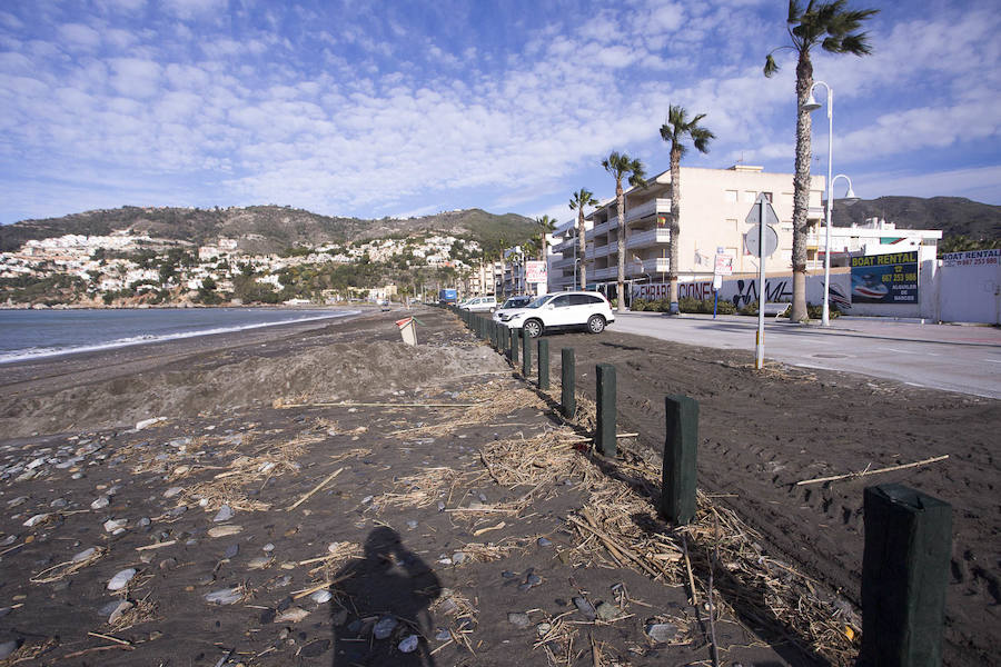 Así han quedado las playas granadinas tras un fin de semana de viento y lluvia