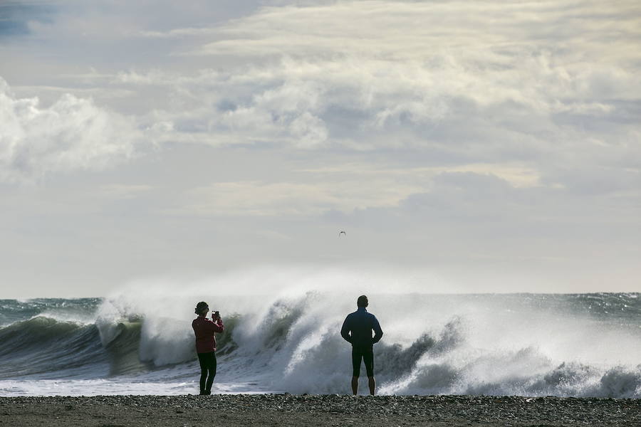 El paraguas ha sido el protagonista de estas imágenes de marzo