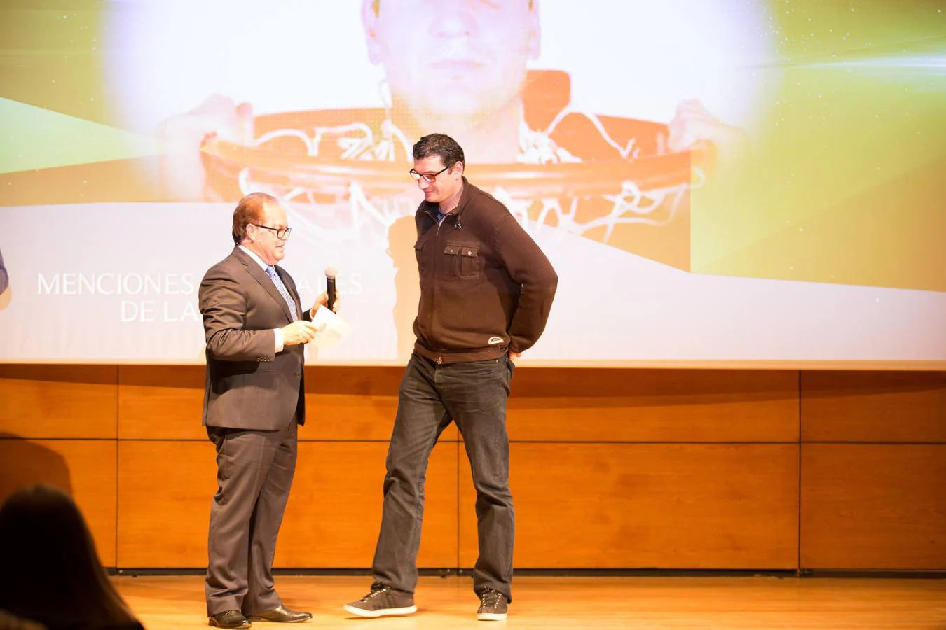 La Asociación Española de la Prensa Deportiva en Granada coronó anoche en el Auditorio de Caja Rural a los mejores atletas del 2017