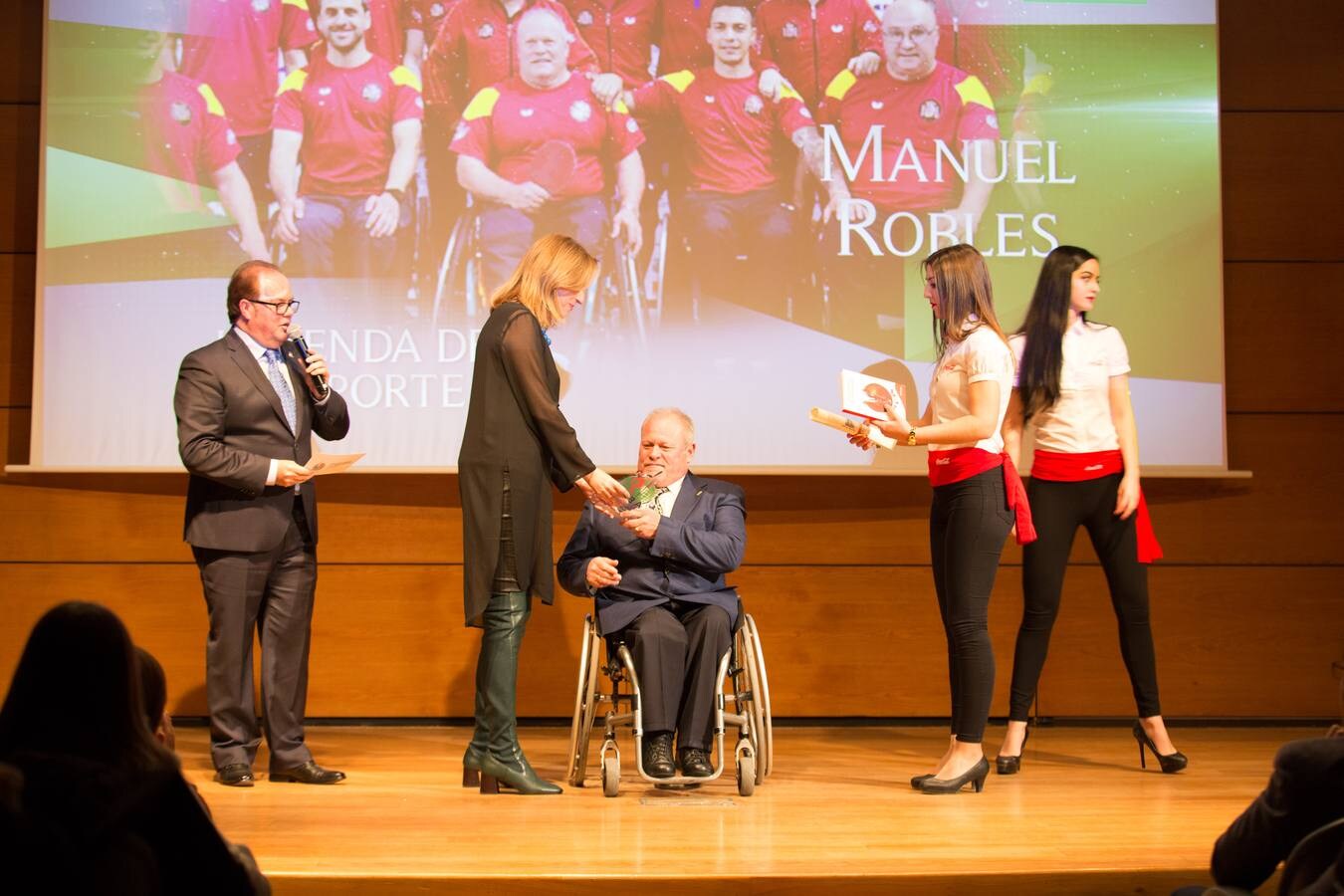 La Asociación Española de la Prensa Deportiva en Granada coronó anoche en el Auditorio de Caja Rural a los mejores atletas del 2017