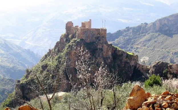 El 'Castillo de los Moros' de Lanjarón se convierte en uno de los lugares más visitados del municipio
