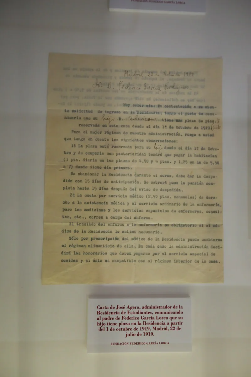Carta de josé Agero, administrador de la Residencia de Estudiantes, comunicando a Federico García Rodríguez, padre del poeta, que su hijo tiene plaza en la institución madrileña a partir del 1 de octubre de 1919. Enviada en julio de ese año. Fundación Lorca.