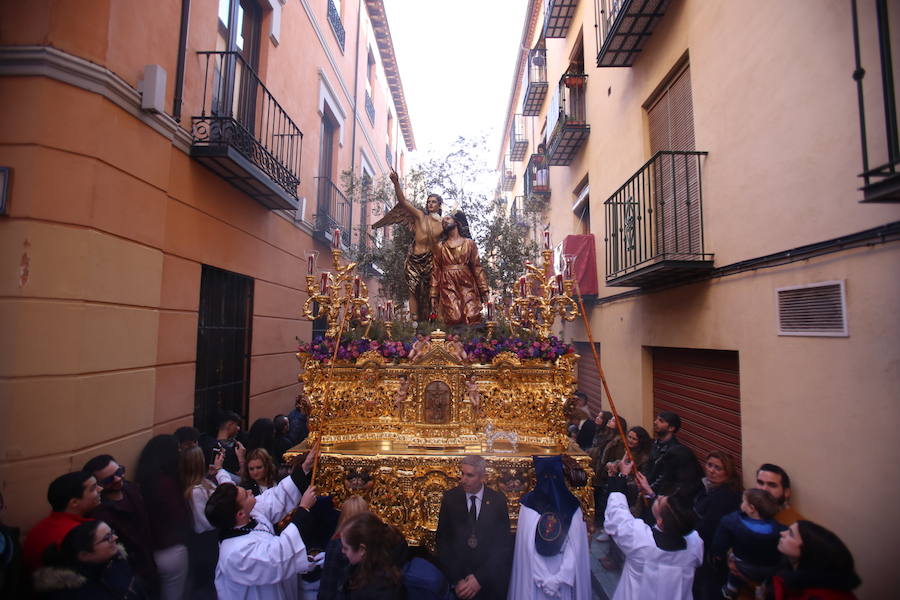 Los pasos de Jesús en el Huerto de los Olivos y María Santísima de la Amargura Coronada han salido de la calle Santiago y buscar la carrera oficial para luego vivir uno de los regresos que mayor número de personas congrega cada año