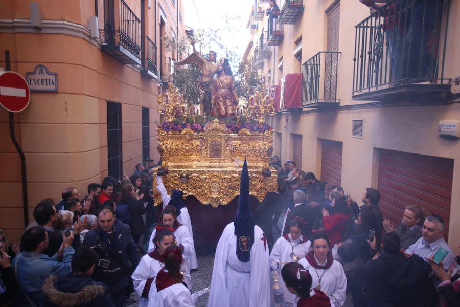 Los pasos de Jesús en el Huerto de los Olivos y María Santísima de la Amargura Coronada han salido de la calle Santiago y buscar la carrera oficial para luego vivir uno de los regresos que mayor número de personas congrega cada año