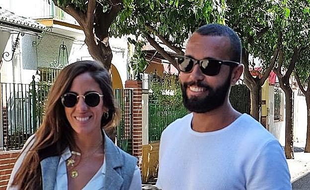 Anabel Pantoja presume de amor en la Semana Santa sevillana