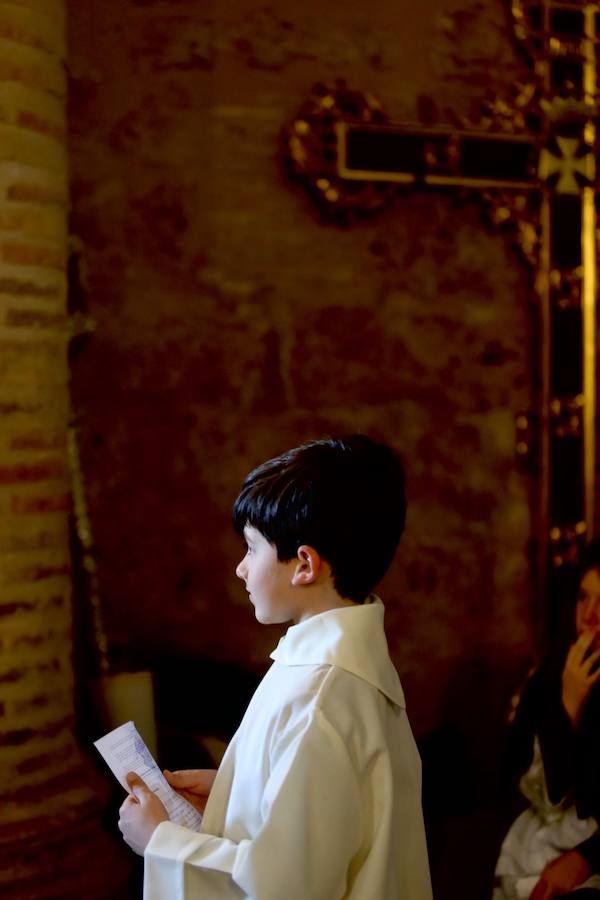 La Real Hermandad del Santo Via-Crucis, cofradía de Nazarenos de Nuestro Padre Jesús de la Amargura, María Santísima de las Lágrimas y Nuestra Señora de los reyes.