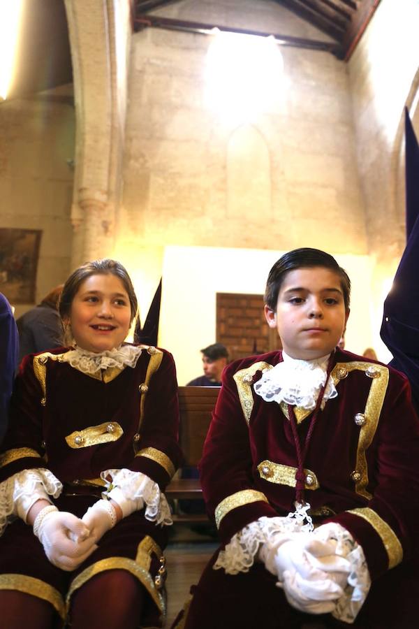 La Real Hermandad del Santo Via-Crucis, cofradía de Nazarenos de Nuestro Padre Jesús de la Amargura, María Santísima de las Lágrimas y Nuestra Señora de los reyes.