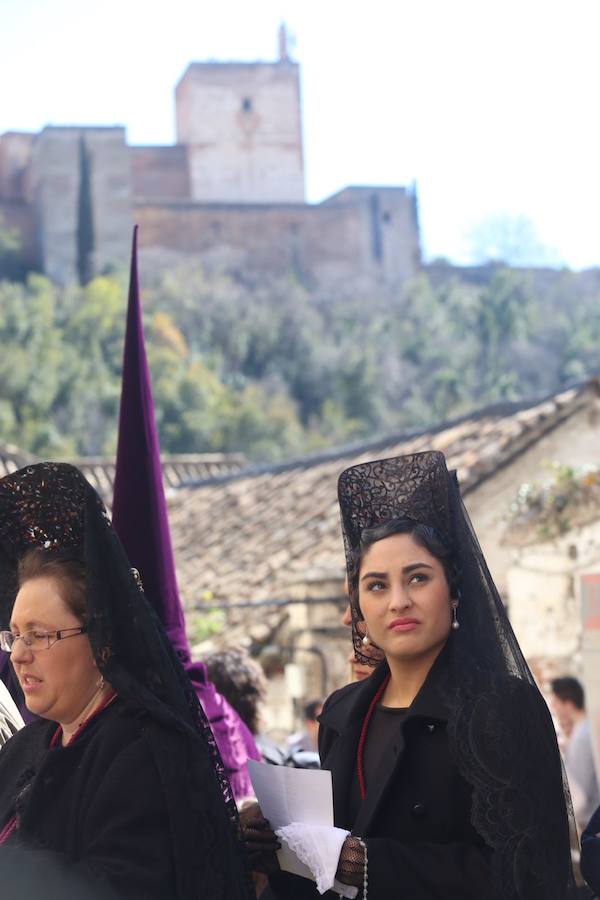 La Real Hermandad del Santo Via-Crucis, cofradía de Nazarenos de Nuestro Padre Jesús de la Amargura, María Santísima de las Lágrimas y Nuestra Señora de los reyes.