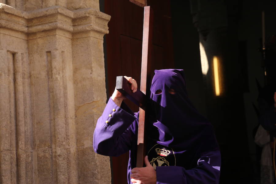 La Real Hermandad del Santo Via-Crucis, cofradía de Nazarenos de Nuestro Padre Jesús de la Amargura, María Santísima de las Lágrimas y Nuestra Señora de los reyes.