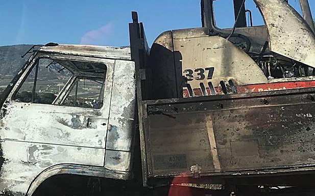 Arde un camión en la A-44 de Granada a la altura de Dúrcal