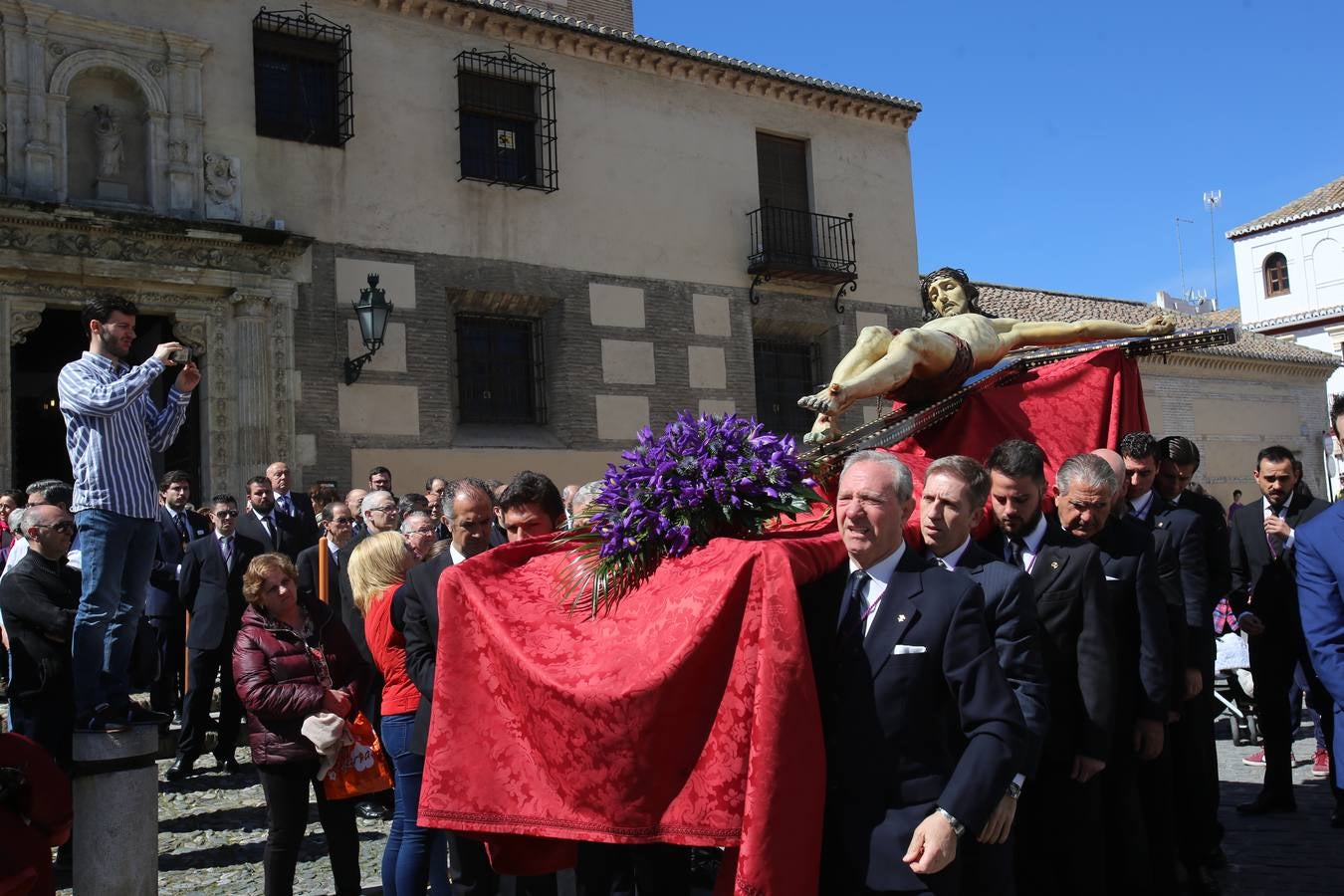 Traslado de la imagen del Cristo de la Misericordia desde el Albaicín al templo de San Pedro