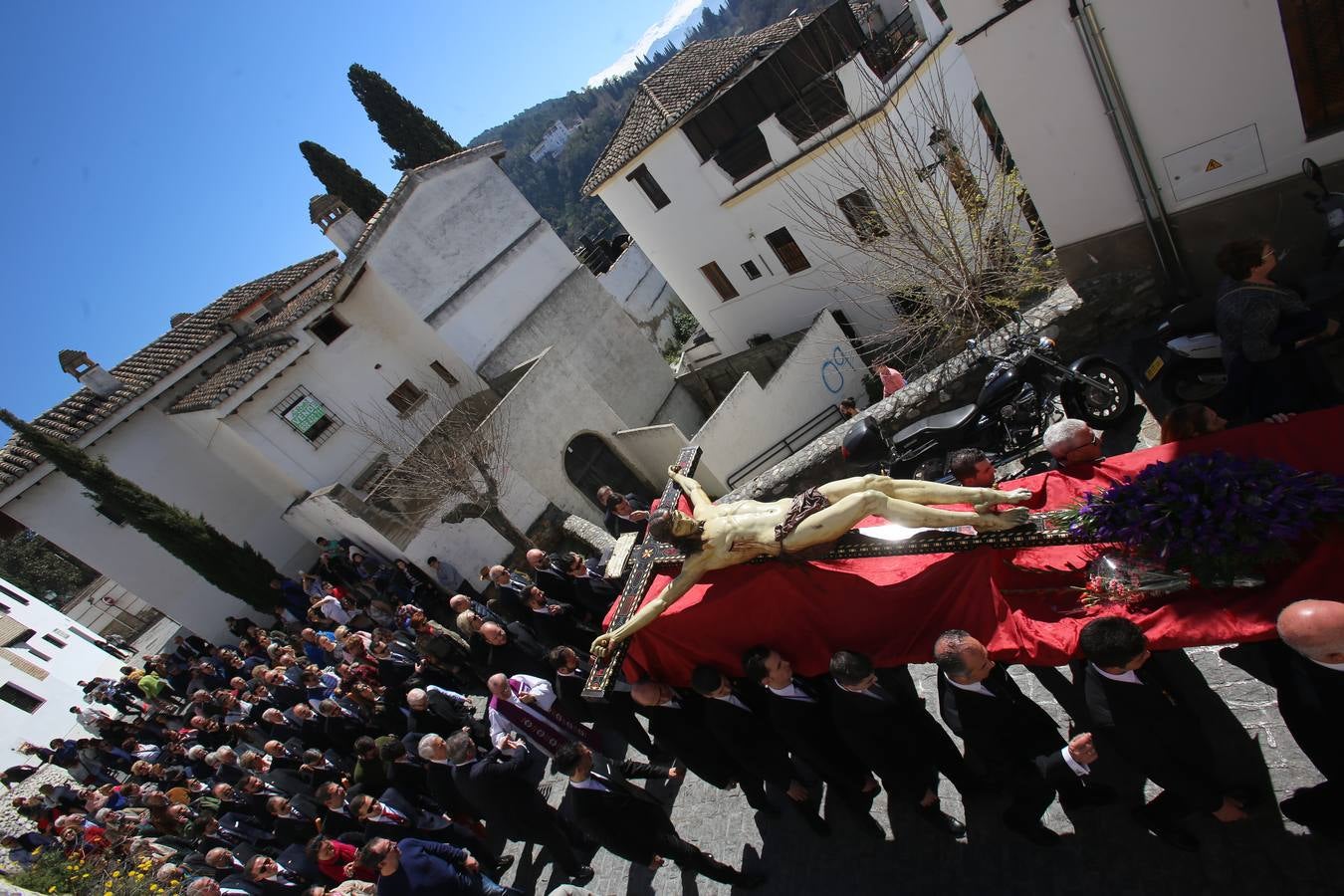 Traslado de la imagen del Cristo de la Misericordia desde el Albaicín al templo de San Pedro