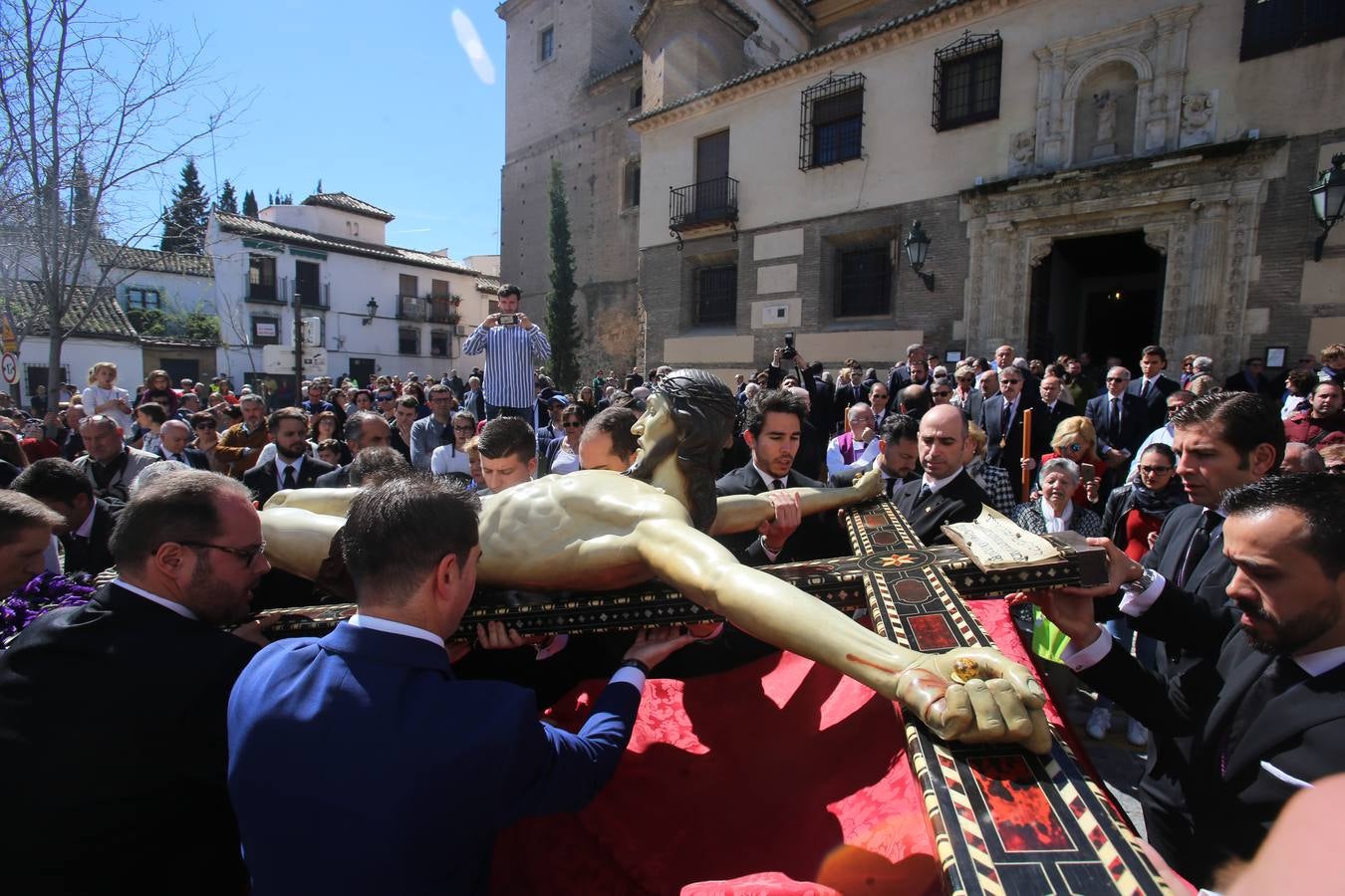 Traslado de la imagen del Cristo de la Misericordia desde el Albaicín al templo de San Pedro