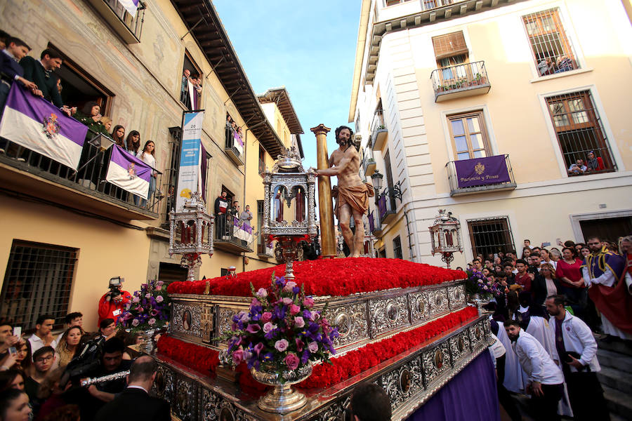 Miles de devotos se agolpan para ver a Nuestro Padre Jesús de la Paciencia y María Santísima de las Penas 