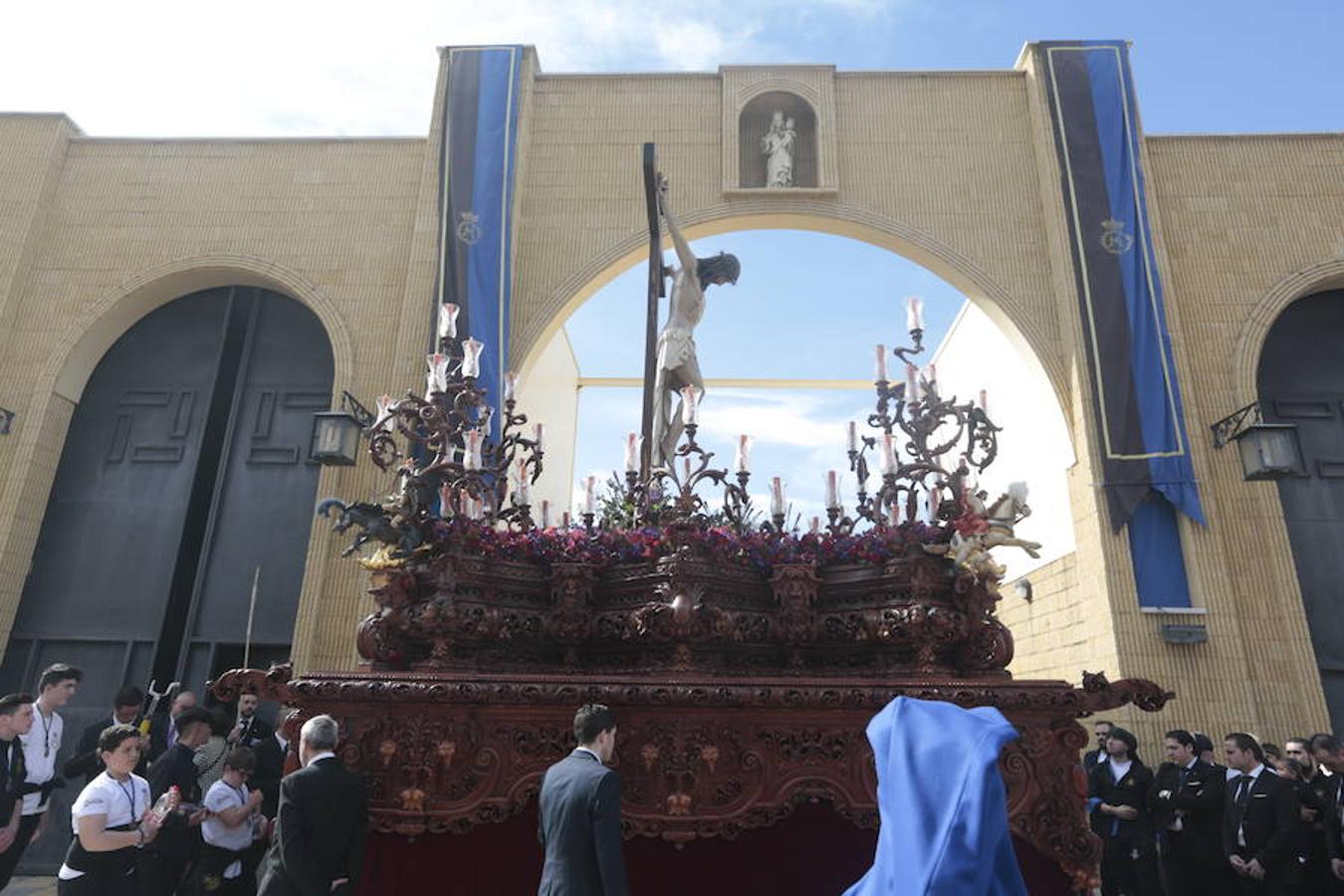 La Real Cofradía de Penitencia del Santísimo Cristo de la Redención y Nuestra Señora de la Salud recorre el Zaidín entre vítores 