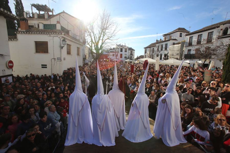 La hermandad de Nuestro Padre Jesús del Perdón y María Santísima de la Aurora Coronada procesiona este Jueves Santo