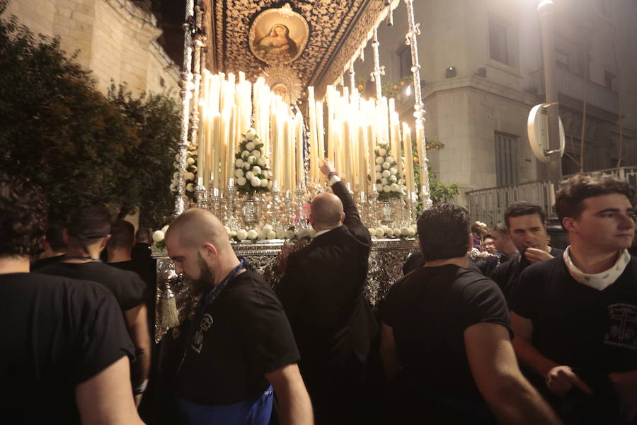 Cinco cofradías hacen hoy su recorrido por Granada. Sin duda, el Albaicín será el protagonista con La Concha, Aurora, Estrella y El Silencio 