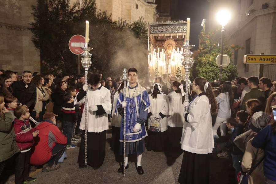 Cinco cofradías hacen hoy su recorrido por Granada. Sin duda, el Albaicín será el protagonista con La Concha, Aurora, Estrella y El Silencio 