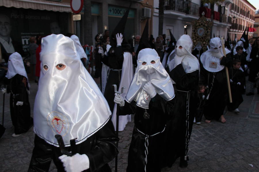 Con un aumento considerable de horquilleros este año comenzaba su estación de penitencia la Cofradía de la Virgen de los Dolores