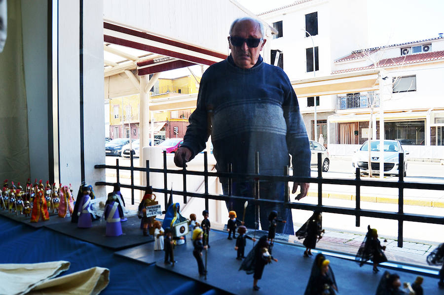 Desde hornazos, a reproducciones en miniatura de la Semana Santa, la provincia esconde tradiciones poco conocida para estos días.