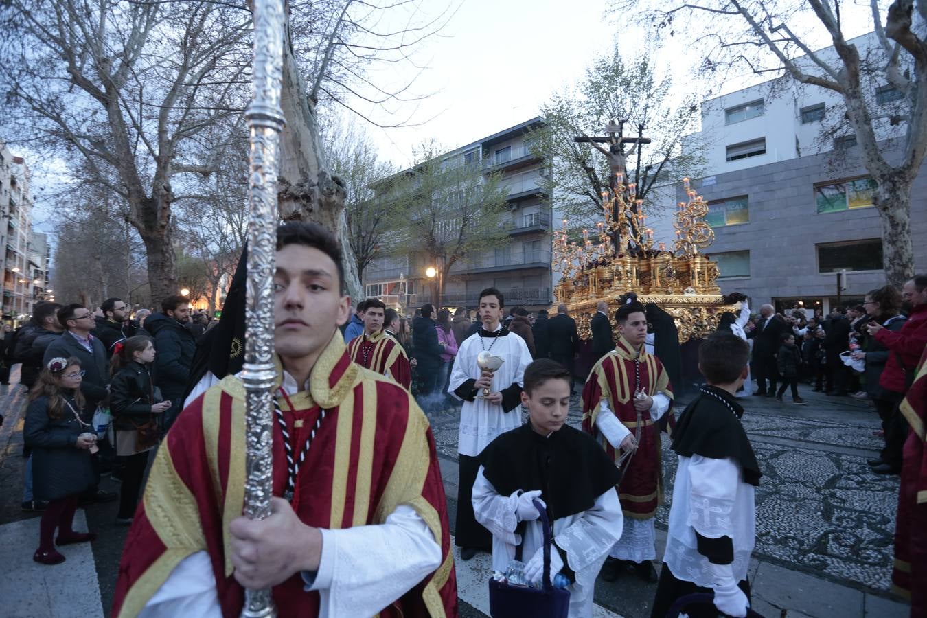 La cofradía del templo de San José de Calasanz estrena nuevo llamador para el paso de Cristo, realizado por Alberto Quiros, así como otro nuevo llamador para el paso de palio, una nueva parihuela en madera para el paso de Cristo y corona de espinas para el Señor, realizada por Antonio Hernández.