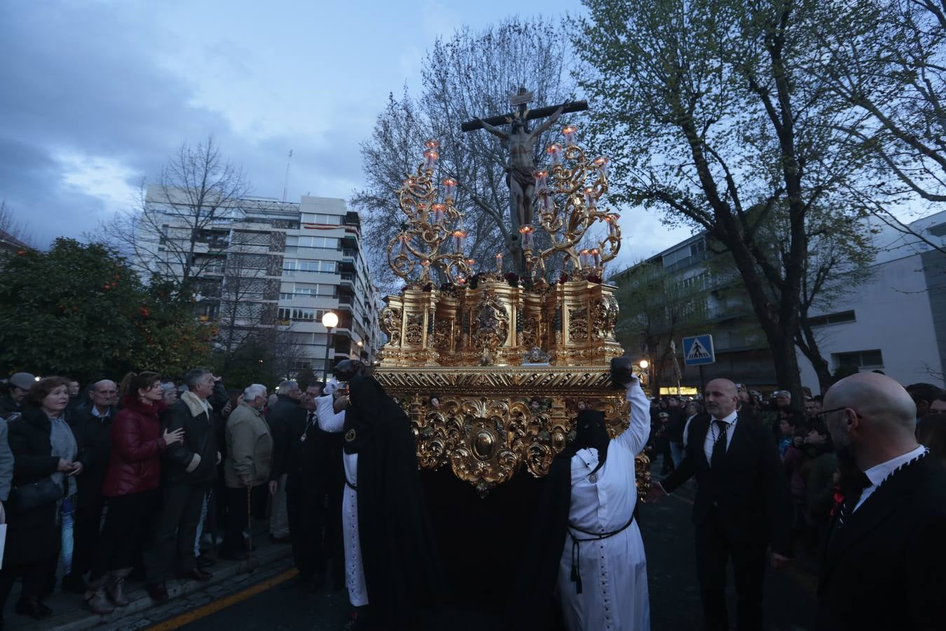 La cofradía del templo de San José de Calasanz estrena nuevo llamador para el paso de Cristo, realizado por Alberto Quiros, así como otro nuevo llamador para el paso de palio, una nueva parihuela en madera para el paso de Cristo y corona de espinas para el Señor, realizada por Antonio Hernández.