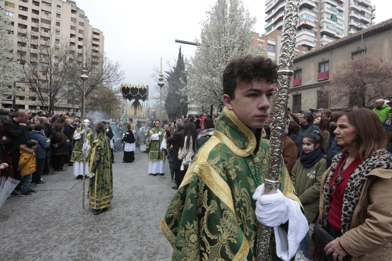 Este Viernes Santo ha vuelto la Legión a Granada. El Cristo de la Buena Muerte ha salido a las calles escoltado por una Escuadra de Gastadores de La Legión. En concreto, las unidades que se han desplazado hasta Granada pertenecen a la Brigada Rey Alfonso XIII II de la Legión con sede en Viator (Almería)