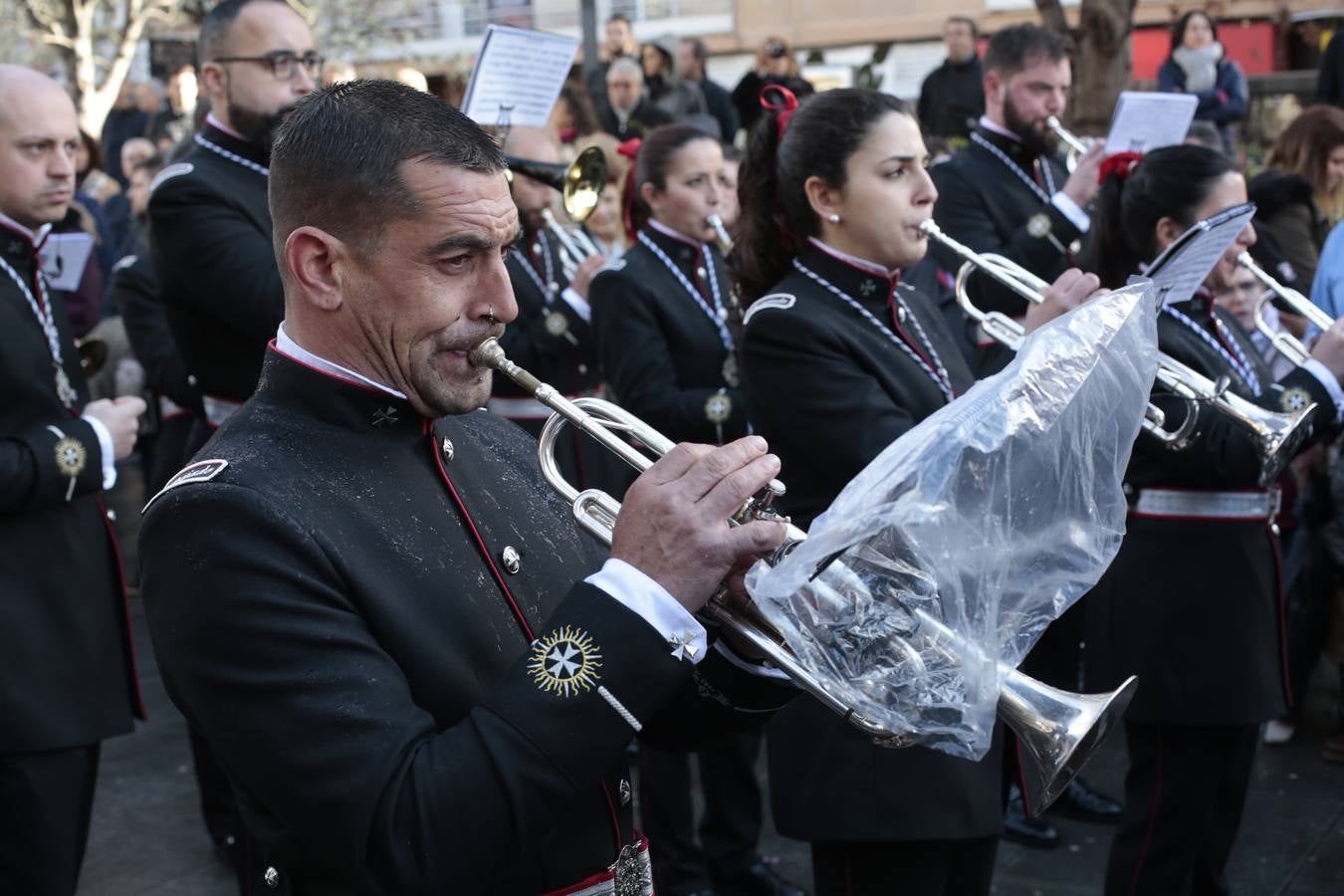 La lluvia obliga a la cofradía a volver a su templo